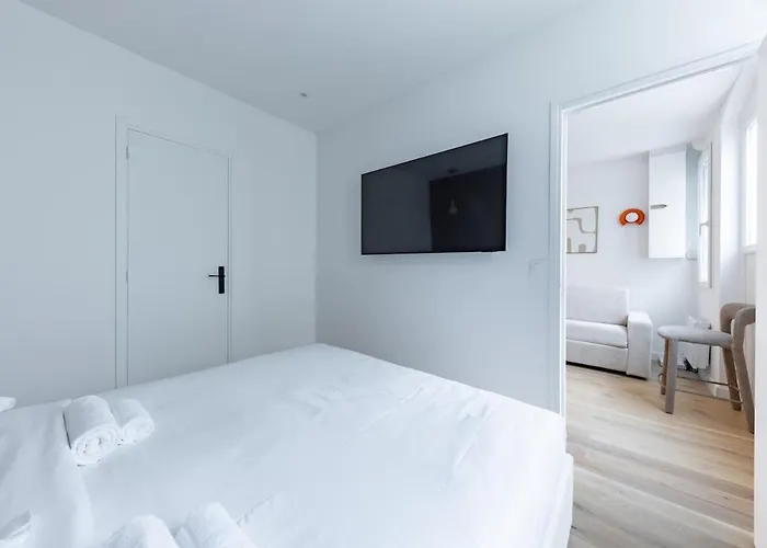 Charming 4 Stars Near Montmartre & Metro Paris